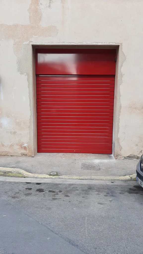 Installer un rideau métallique à lames pleines pour garage à Aix-en-Provence proche d’Aix-les-Milles