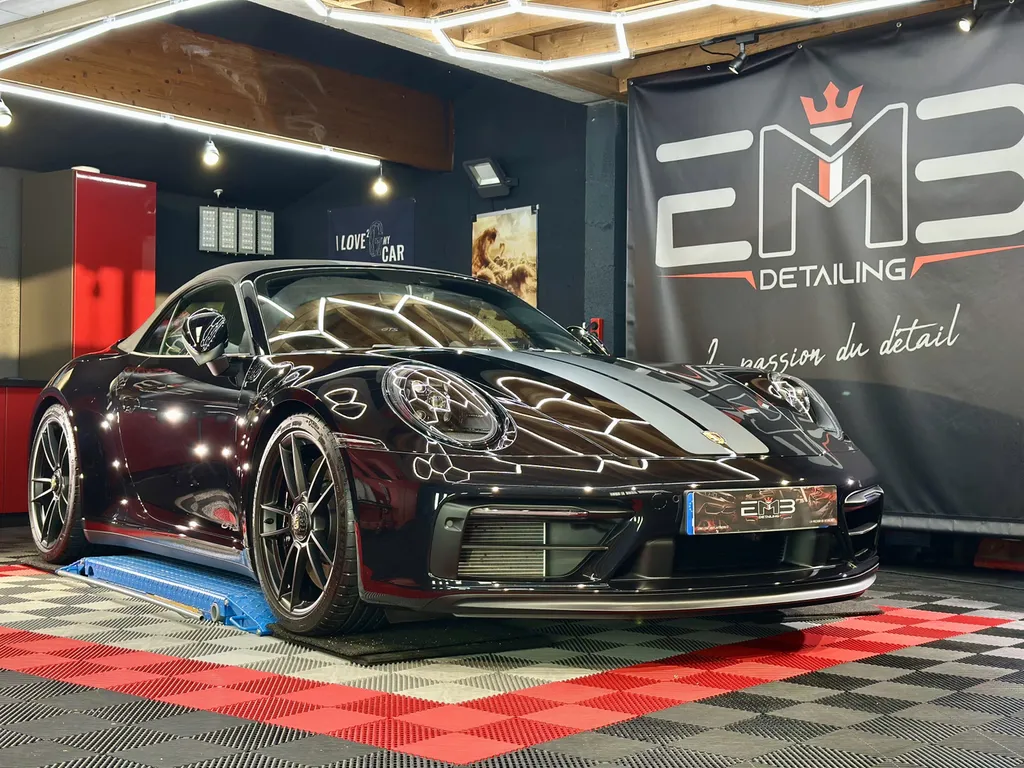 protection carrosserie polissage traitement céramique DETAILING Vaugneray socialiste Porsche 992 GTS Cabriolet