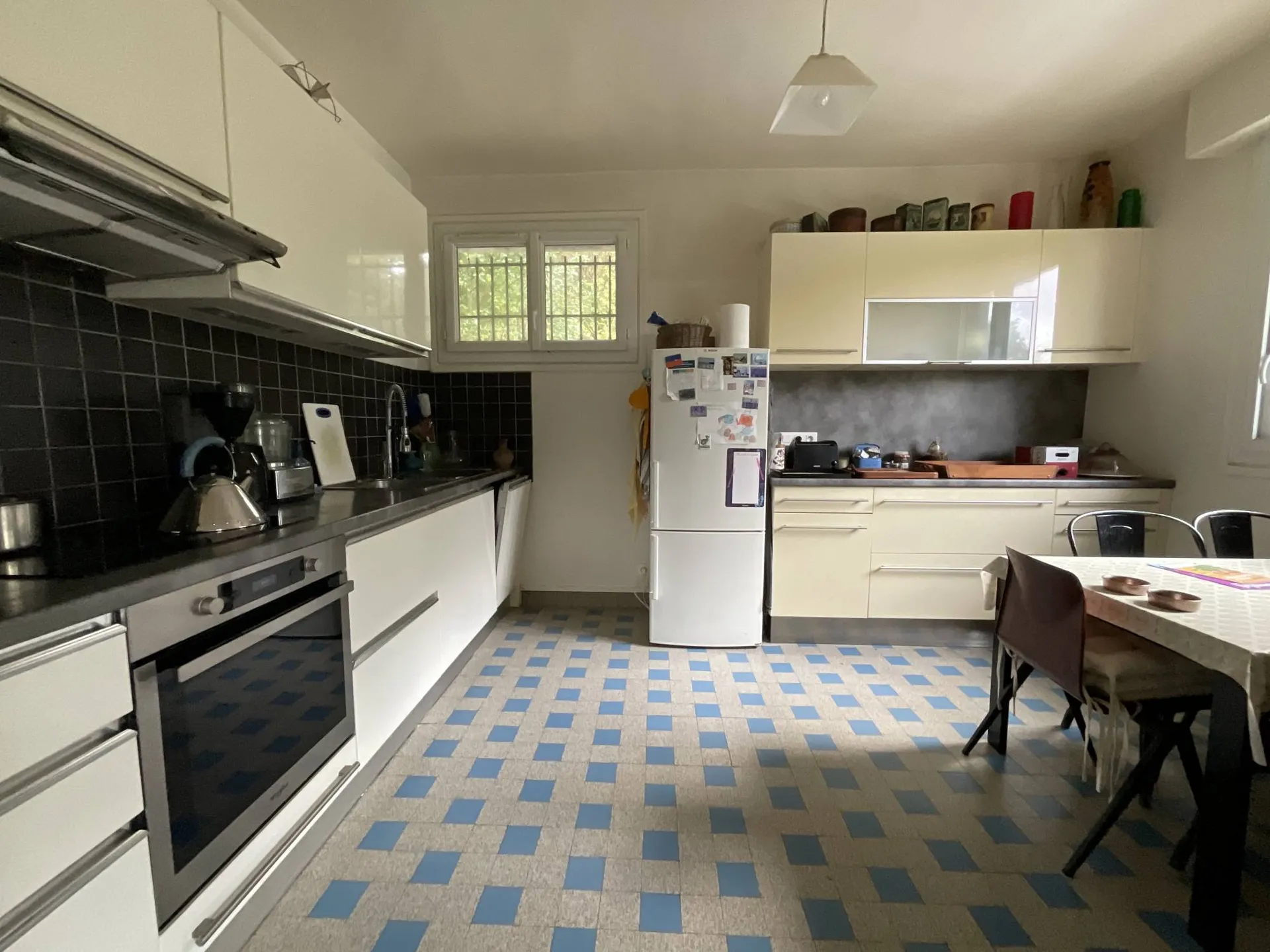 A vendre Villa des années 1950, offrant la possibilité de vivre de plain-pied