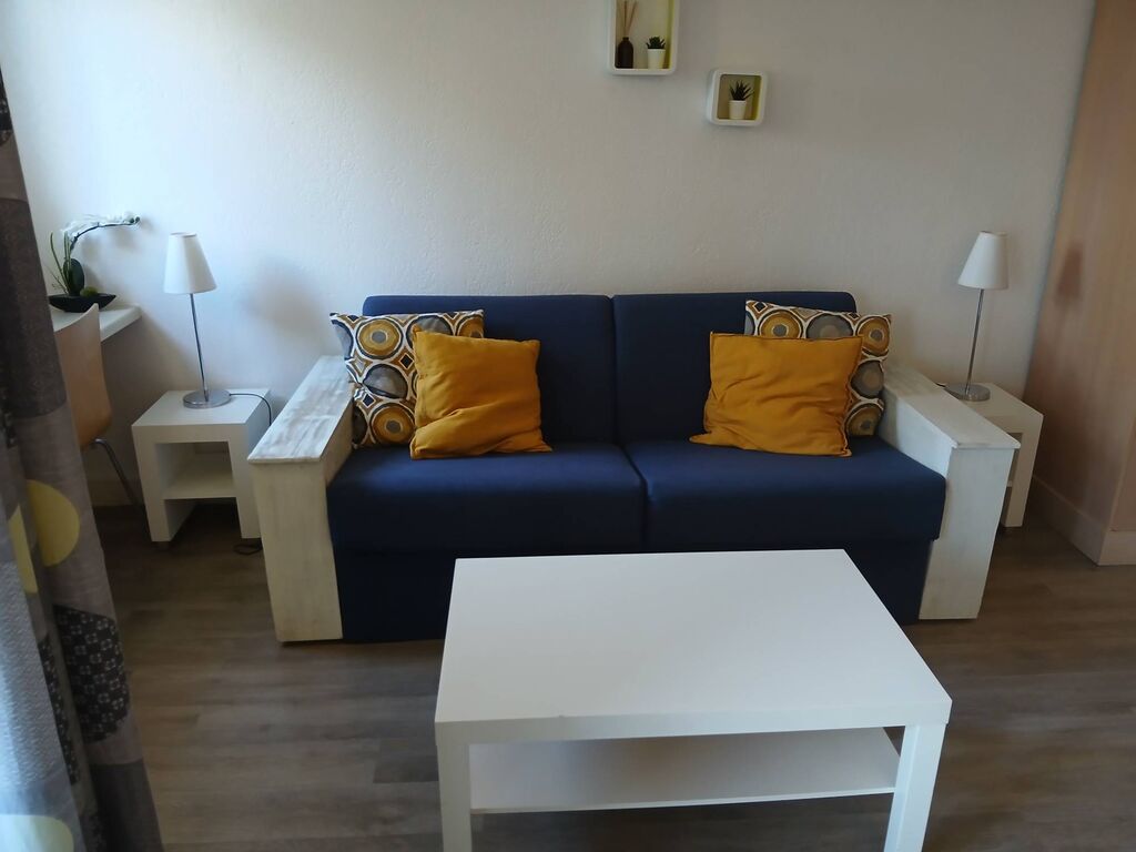 A visiter, charmant studio cabine en très bon état et meublé, de 23.57 m² carrez, situé secteur Deauville 14800 - Trouville 14360 .