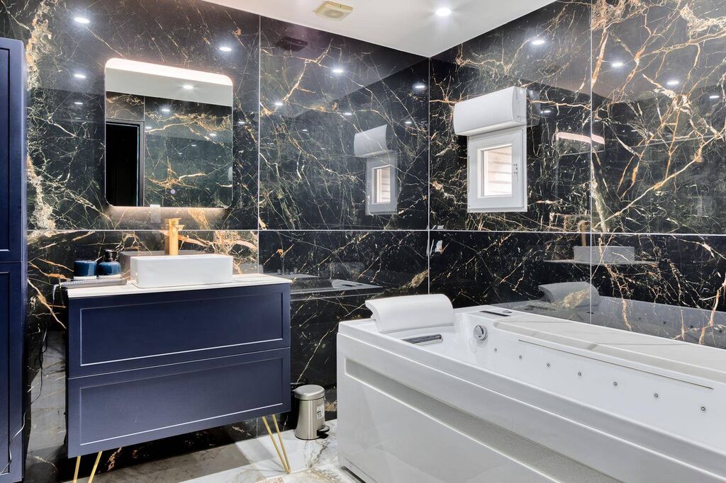 SOUS COMPROMIS Ensemble immobilier entièrement rénové - Local commercial, Appartement, Maison – Petit-Caux