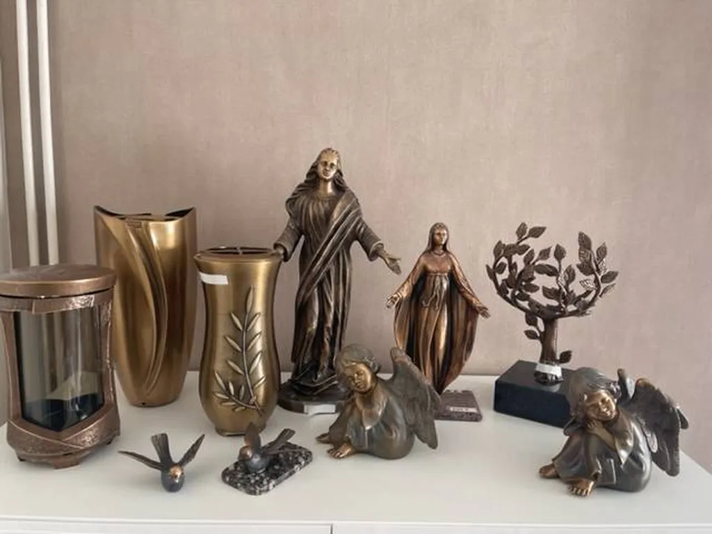 Ornements et statuts pour monument funéraire et pierre tombale cimetière 