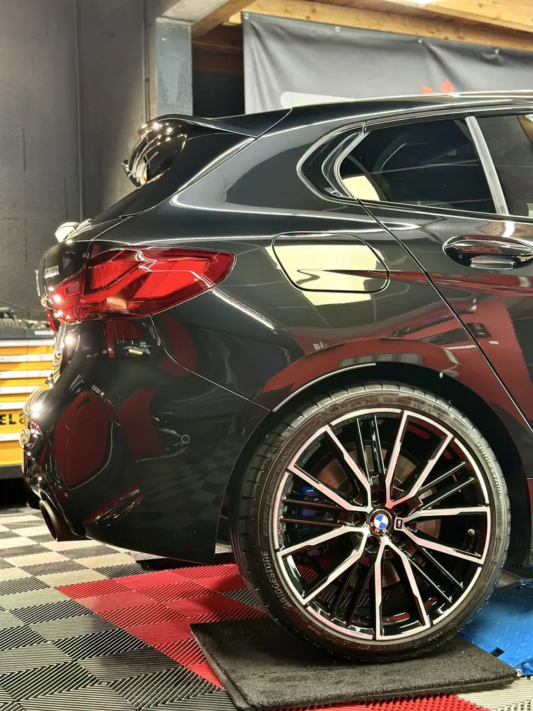 centre de DETAILING traitement céramique contre les micros rayures BMW 135 vaugneray 