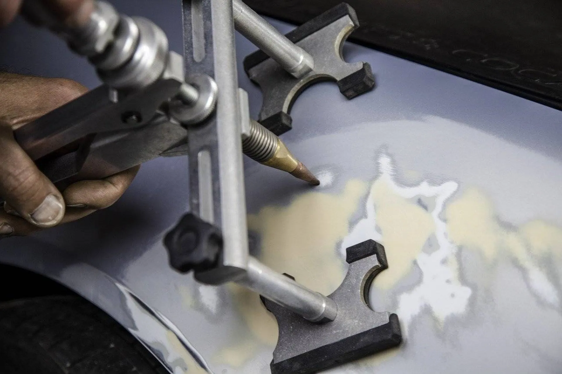 REVS spécialiste de la réparation de la carrosserie pour poids lourds à Yvrac