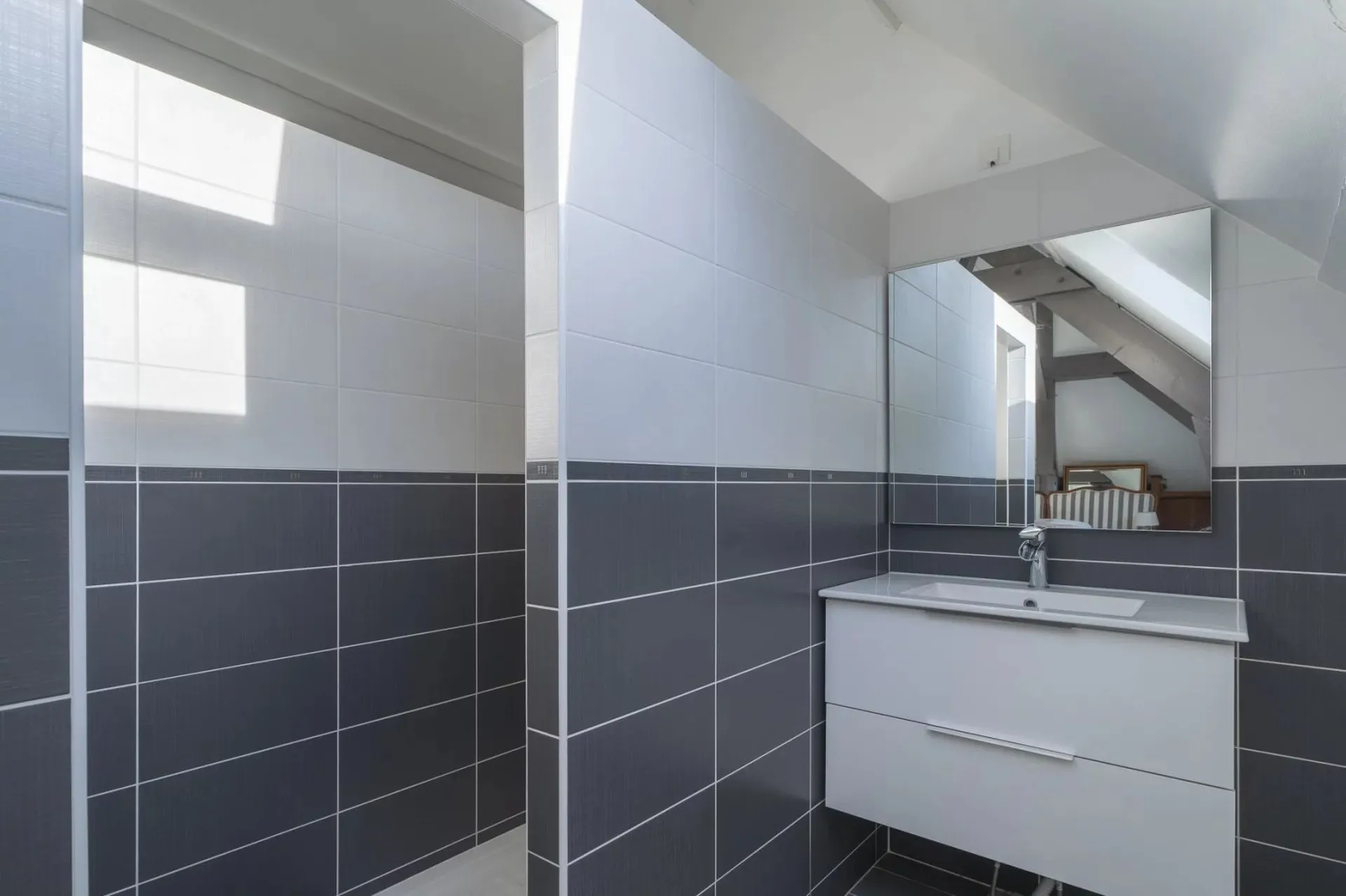 maison avec piscine et grand terrain avec plus de 4 chambres à vendre proche du mans en sarthe