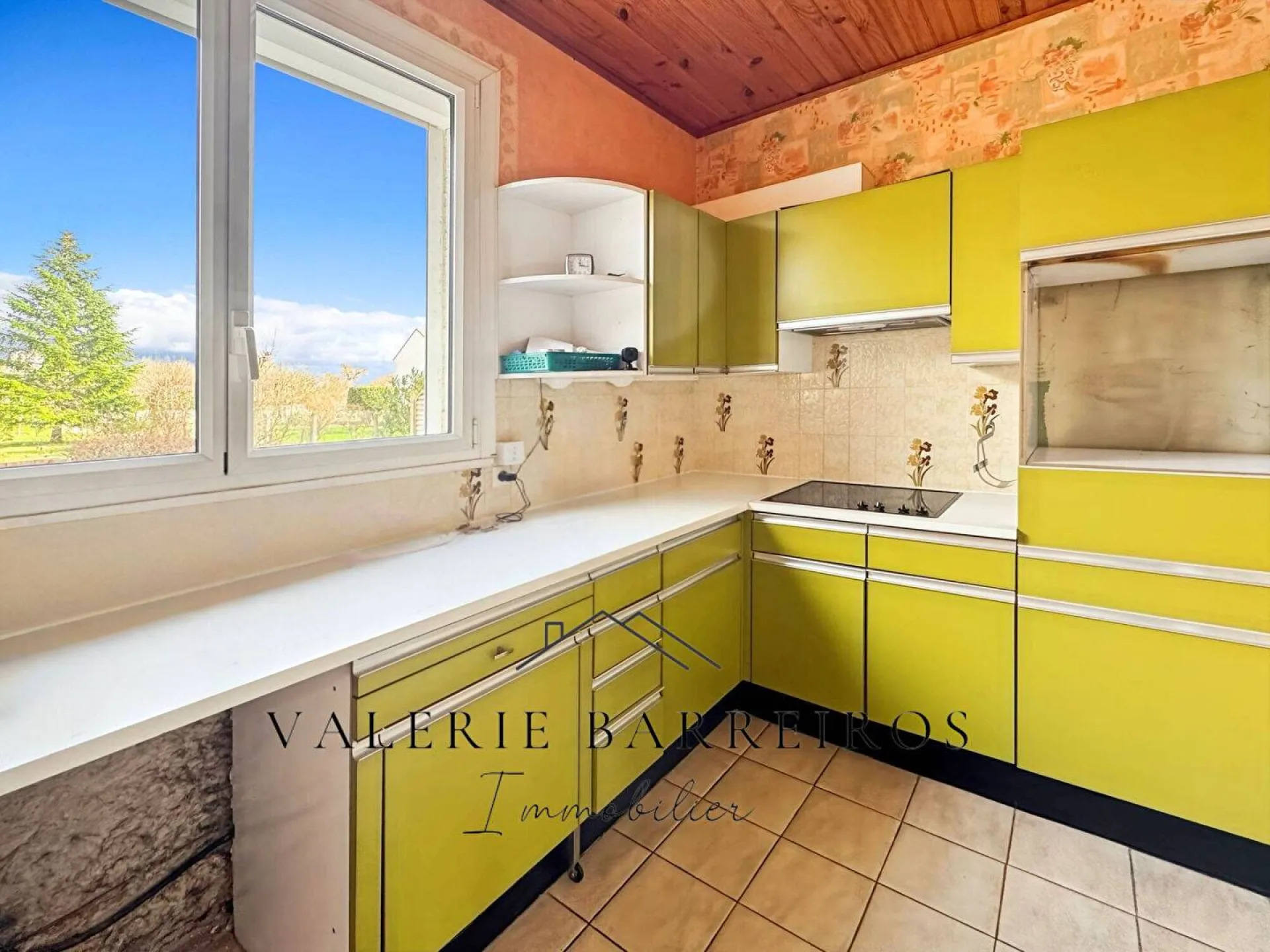 A acheter charmante maison de 110 m² sur un terrain de 720 m² sur la commune de ST AUBIN LES ELBEUF 76410