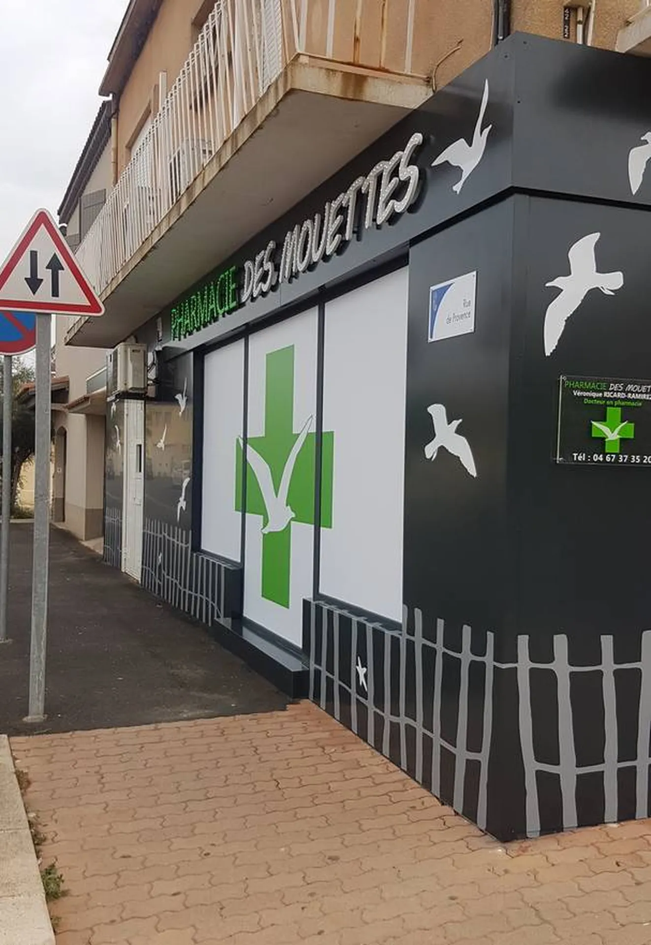 habillage de façade pharmacie beziers