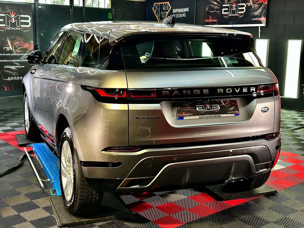 DETAILING traitement Cerzmqiue protection carrosserie automobile ouest lyonnais range Rover évoque 