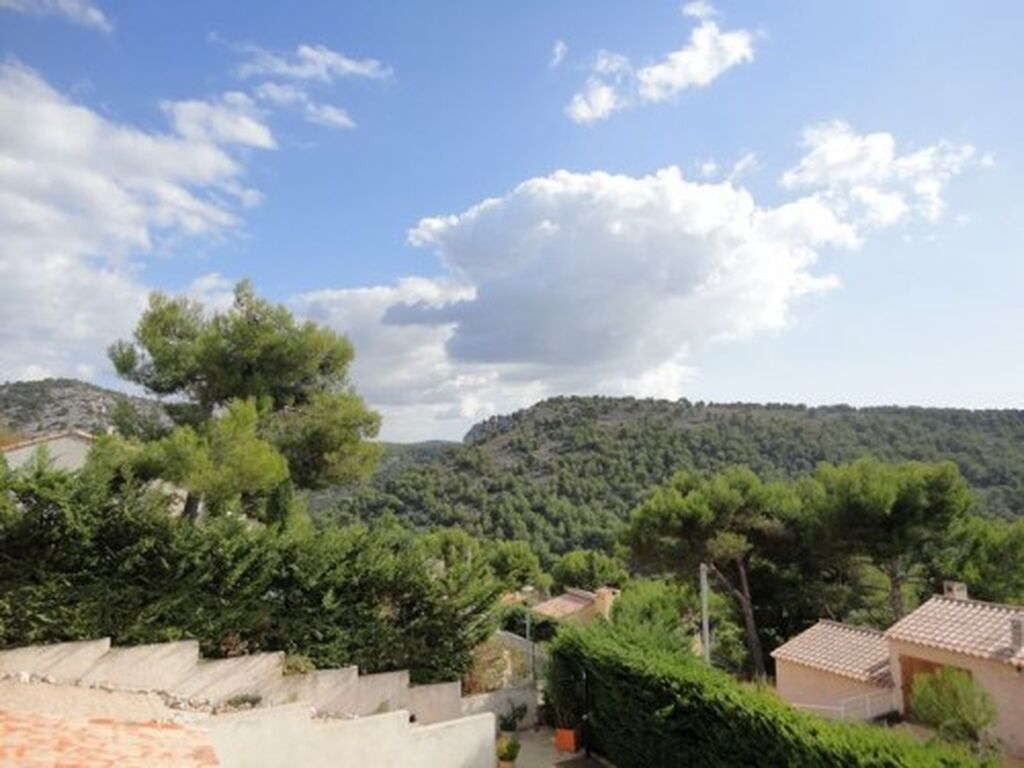 VENTE MAISON ARCHITECTE Carnoux en Provence avec piscine et pool house 