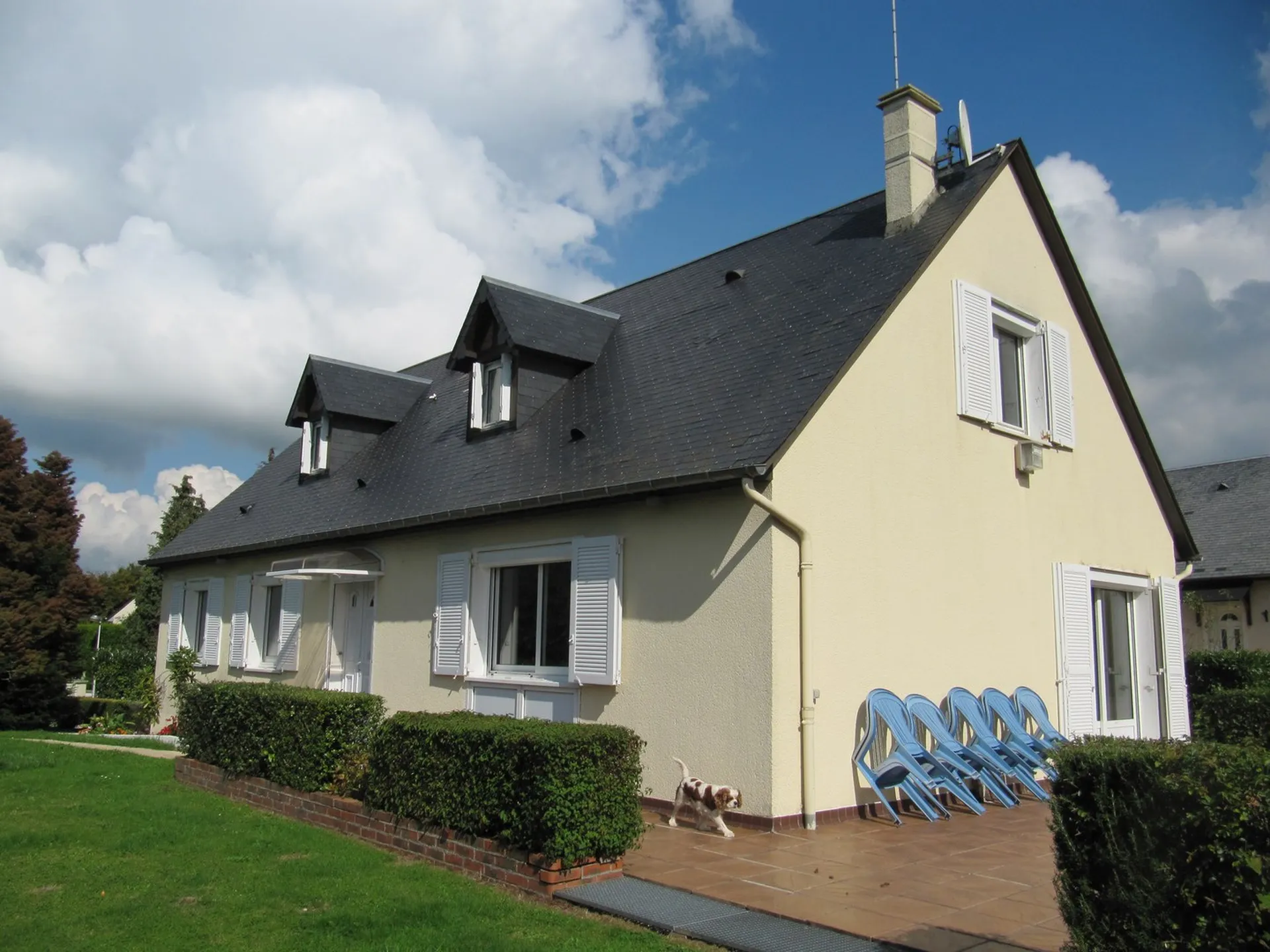 Maison traditionnelle T7 LISIEUX, proche centre-ville, Calvados 14