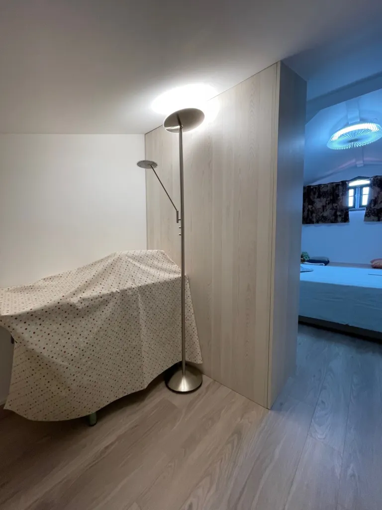  Agencement d’une chambre en sous pente à Arcachon