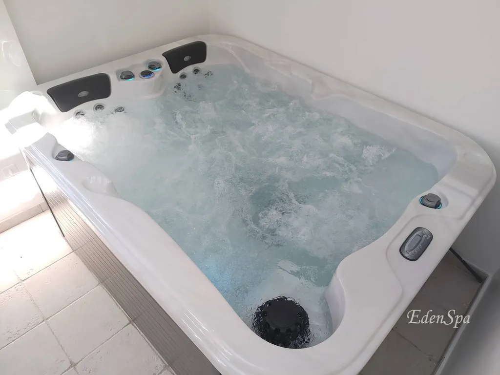 jacuzzi 3 places intérieur rognac