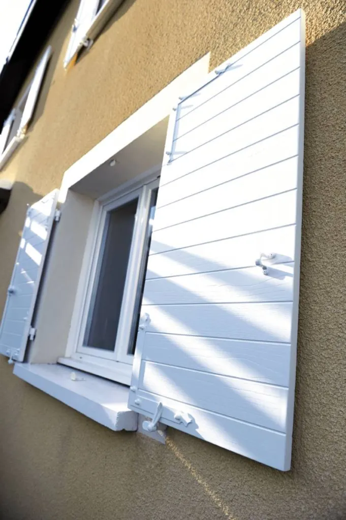 VENTE DE VOLET SUR MESURE EN COMPOSITE IMITATION BOIS salon de provence
