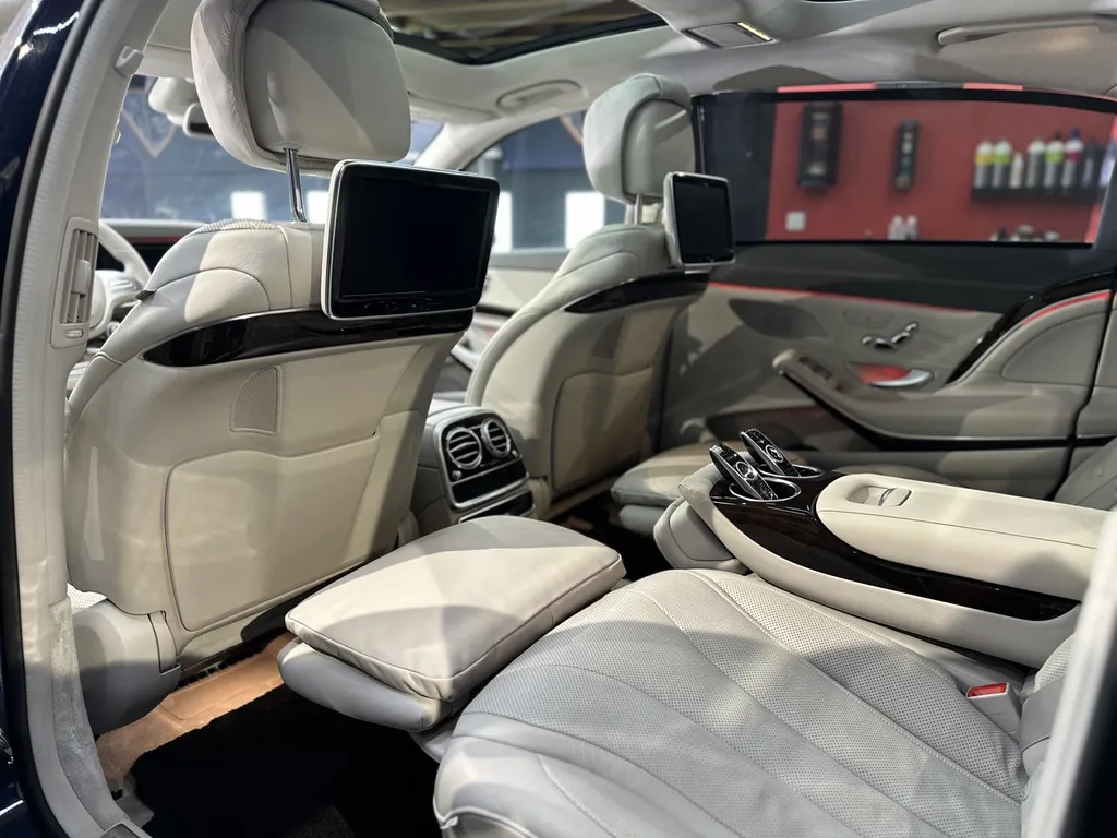 polissage carrosserie DETAILING traitement céramique lyon Mercedes Maybach