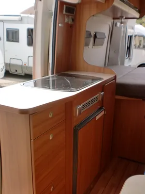 FOURGON WEINSBERG CARABUS 541