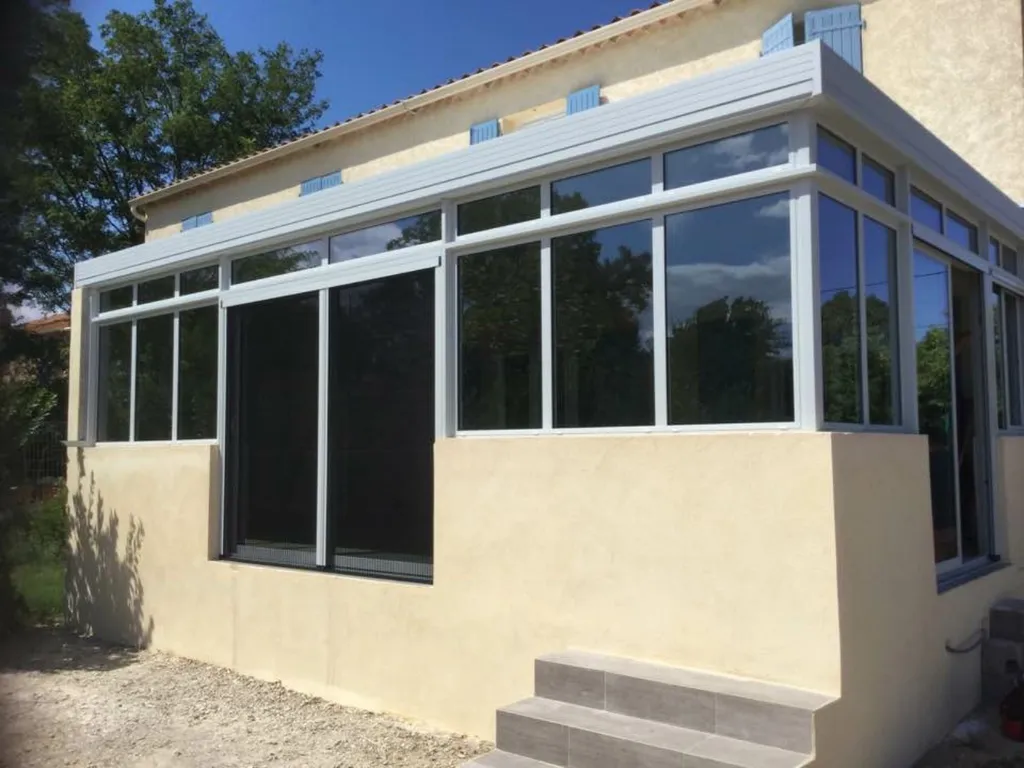 Mise en place d'une véranda toiture plate  sur Saint Martin de Crau 