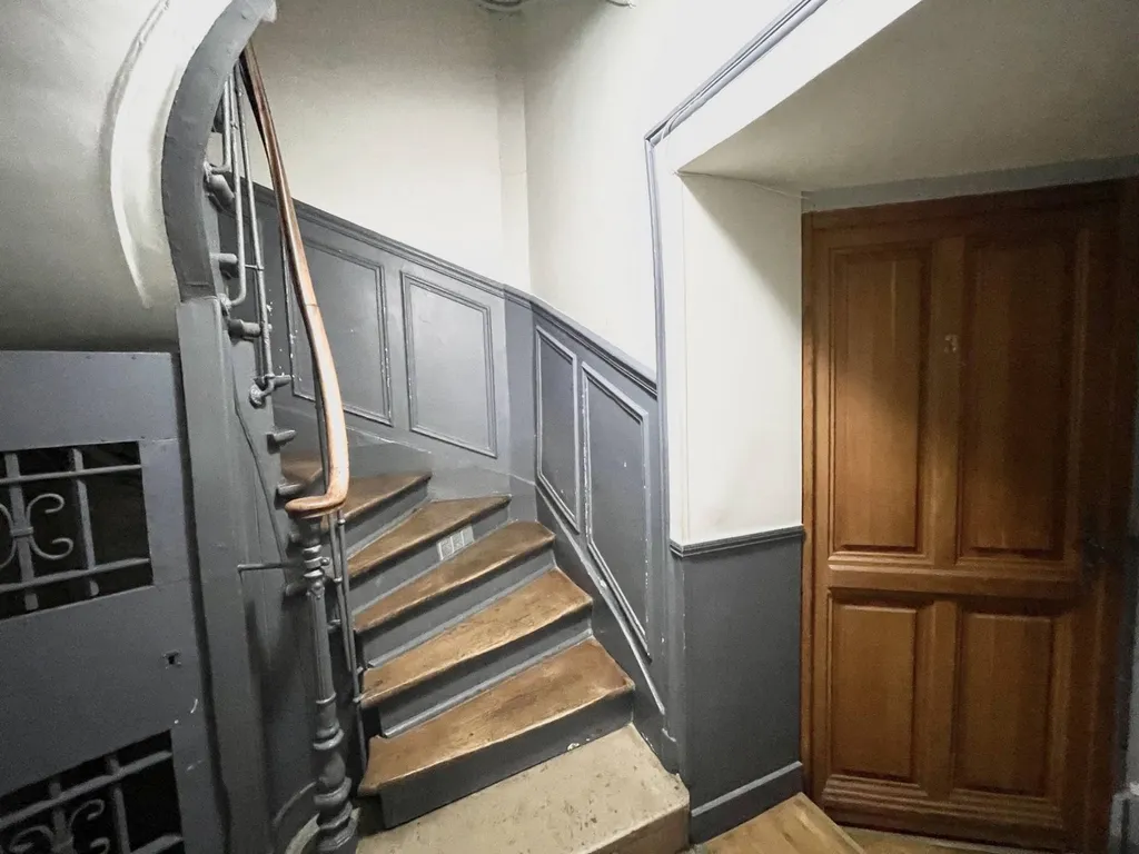 2 Pièces 1 Chambre et 1 bureau 75002 à rénover