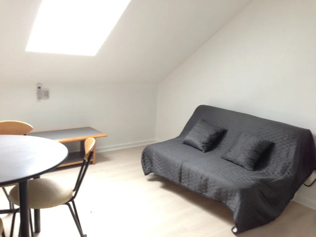 Appartement T2 meublé dans un immeuble calme des années 1990 à Lyon 9ème