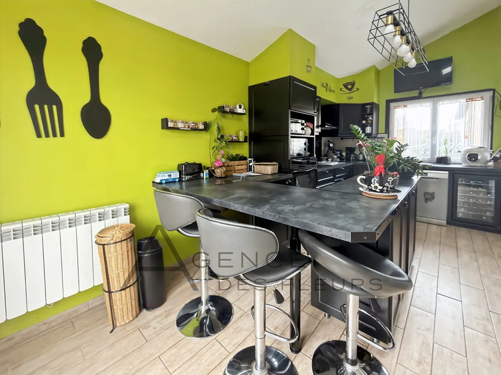 A acheter maison de 82m² édifiée sur un terrain de 573 m² sur la commune de SAINT PIERRE LES ELBEUF 76320