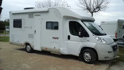 pilote p716 dans les bouches du rhone