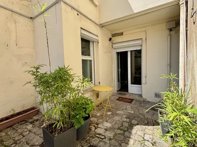 la cour d'un immeuble ancien visitable à tout moment dans le centre de la ville 