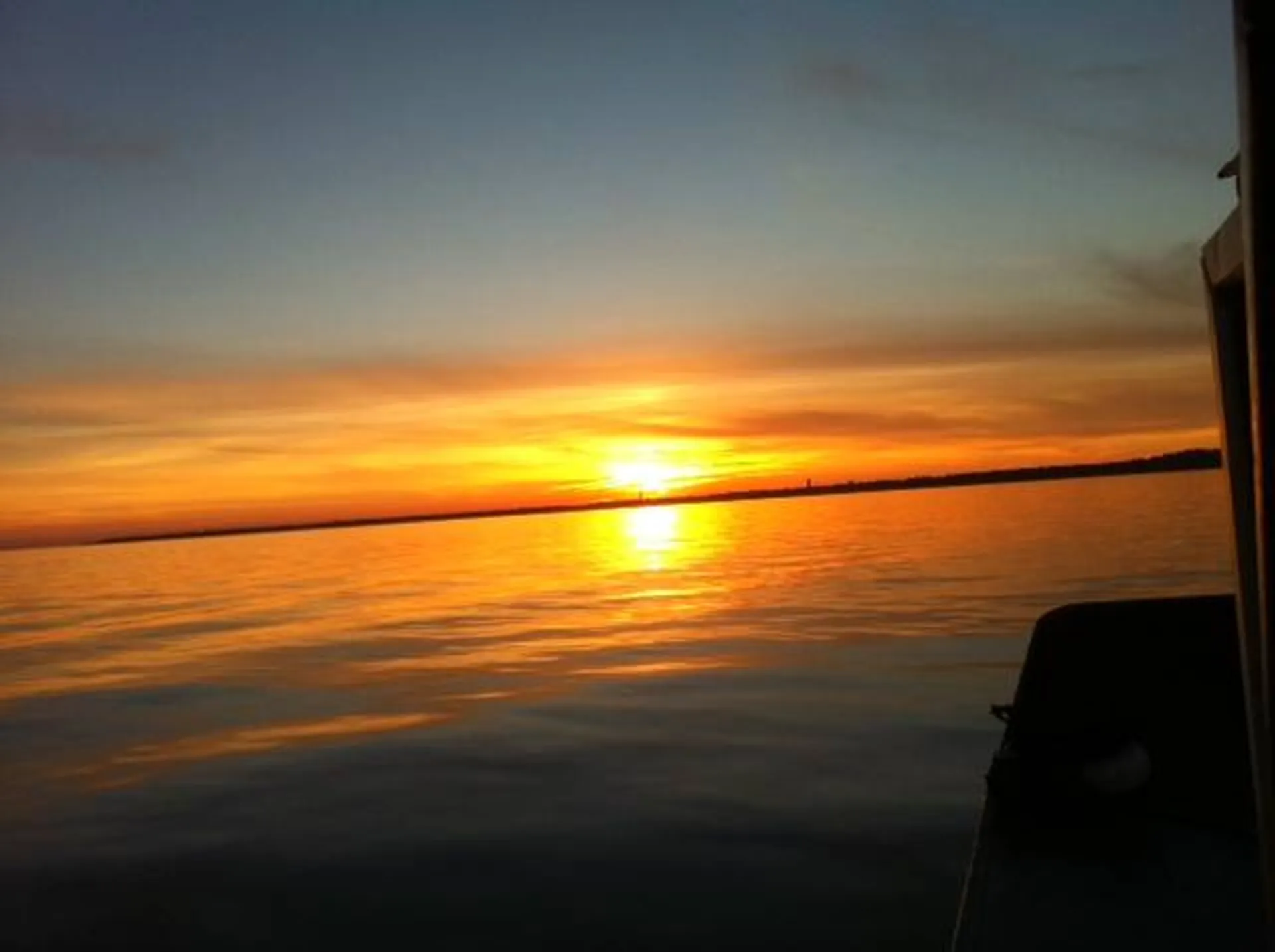 Histoire du bassin d'Arcachon - Balade romantique sur le Bassin Arcachon en bateau privatisé au coucher du soleil