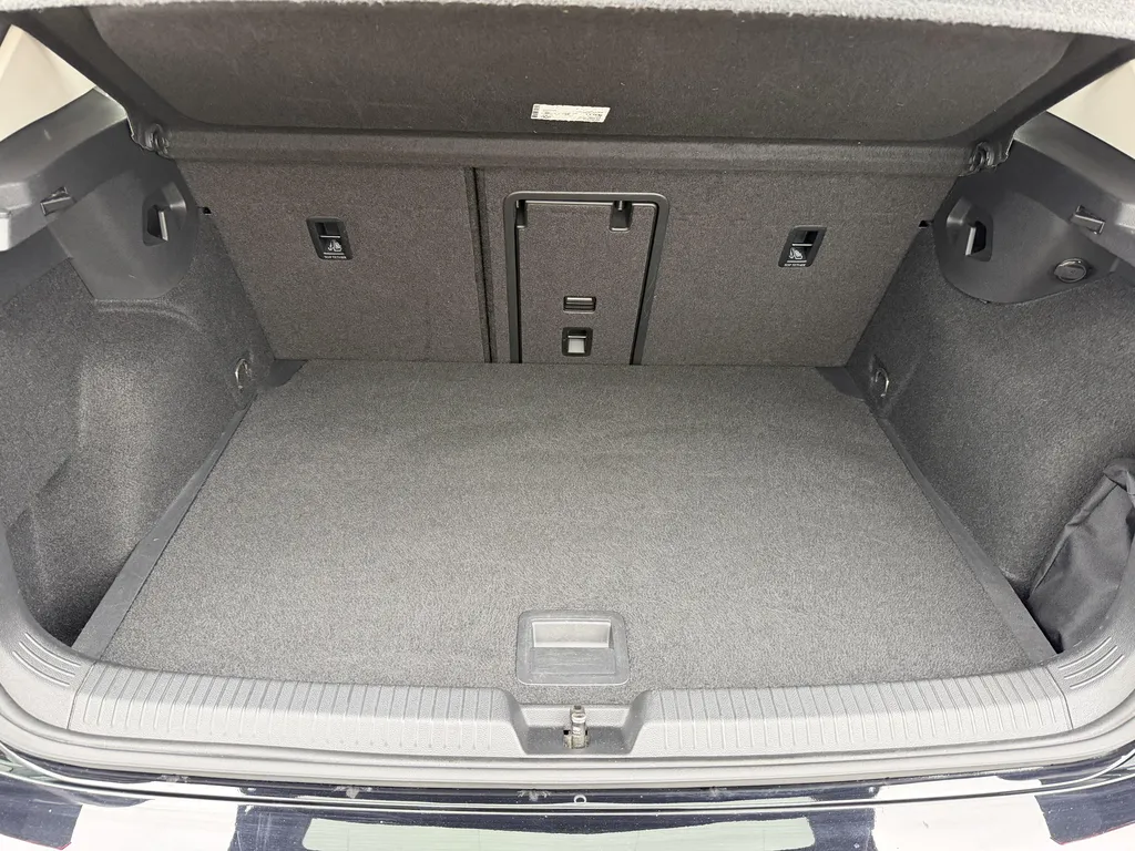 Volkswagen Golf 8 d'occasion à vendre proche du Havre : découvrez cette berline diesel Style 150 ch chez Caudebec Automobiles