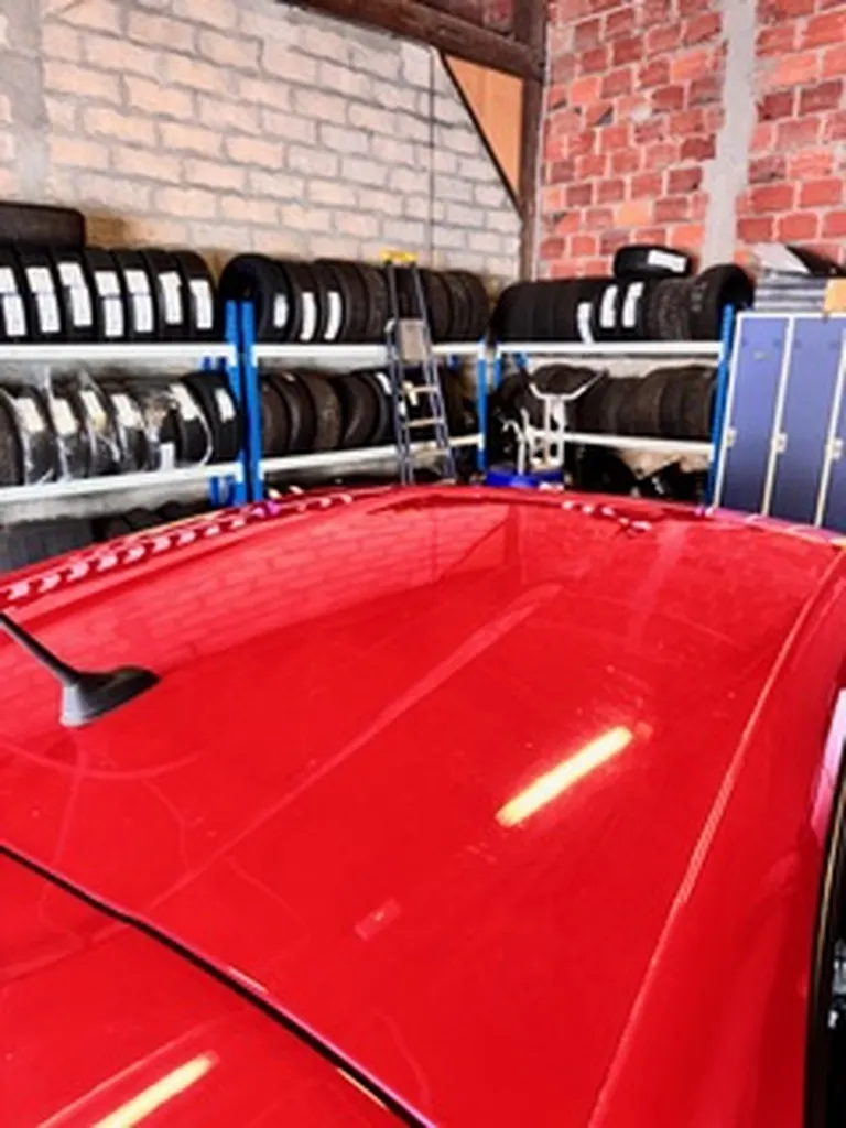 Débosselage sans peinture aile arrière gauche avec bosses sur arête d'une Suzuki Jimny à Plaisir dans le 78