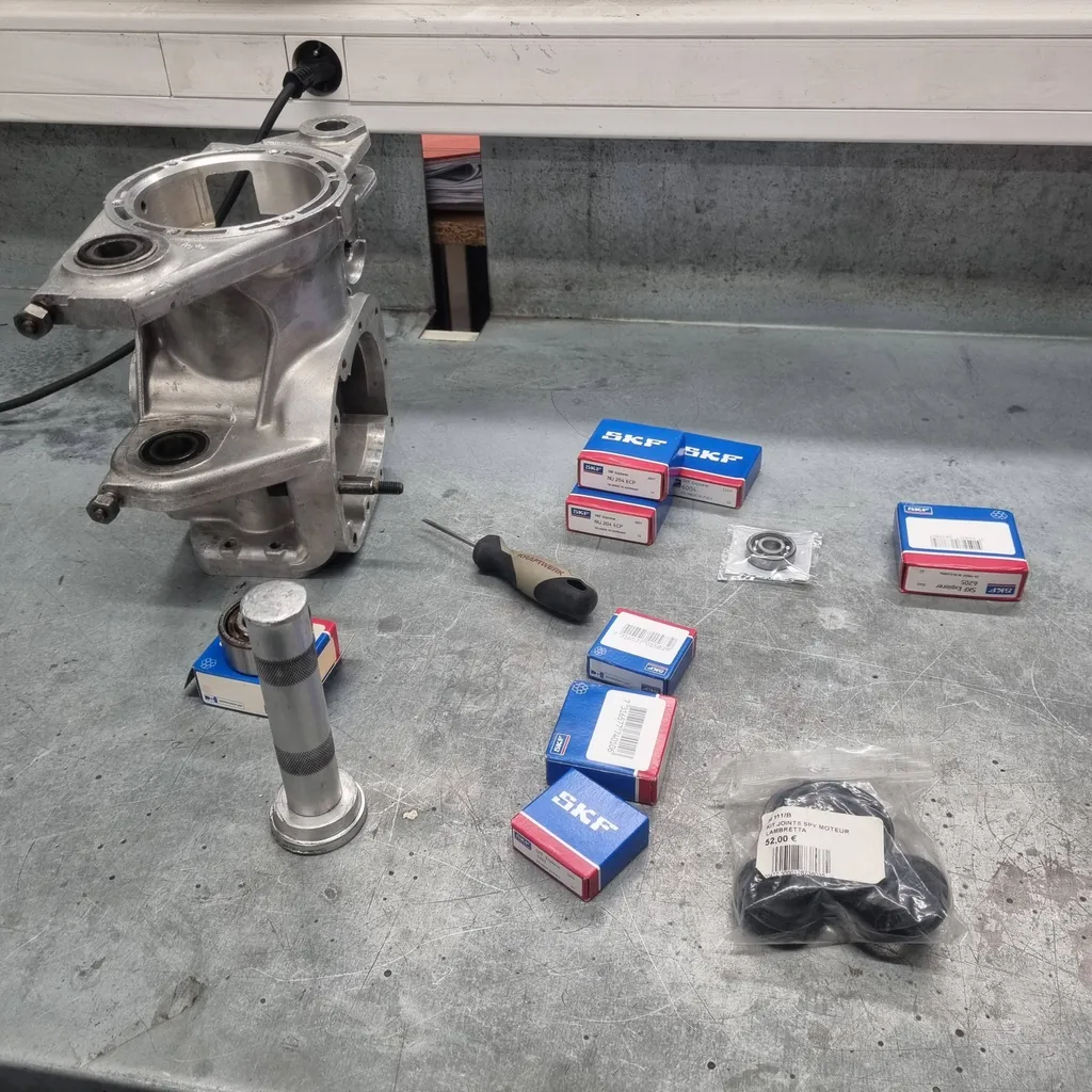 RESTAURATION MOTEUR LAMBRETTA LD 125 SIX FOURS LES PLAGES