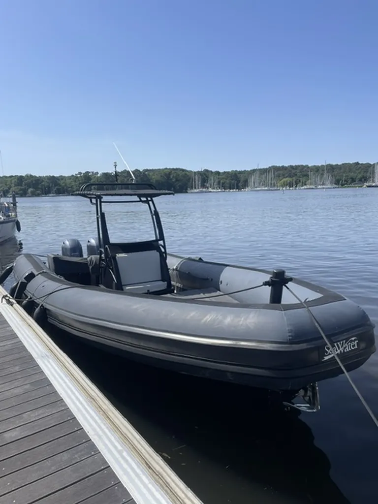 Phantom 280 Sea Water d'occasion de 2021 disponible immédiatement chez Meca Nautique à Arzal en Bretagne
