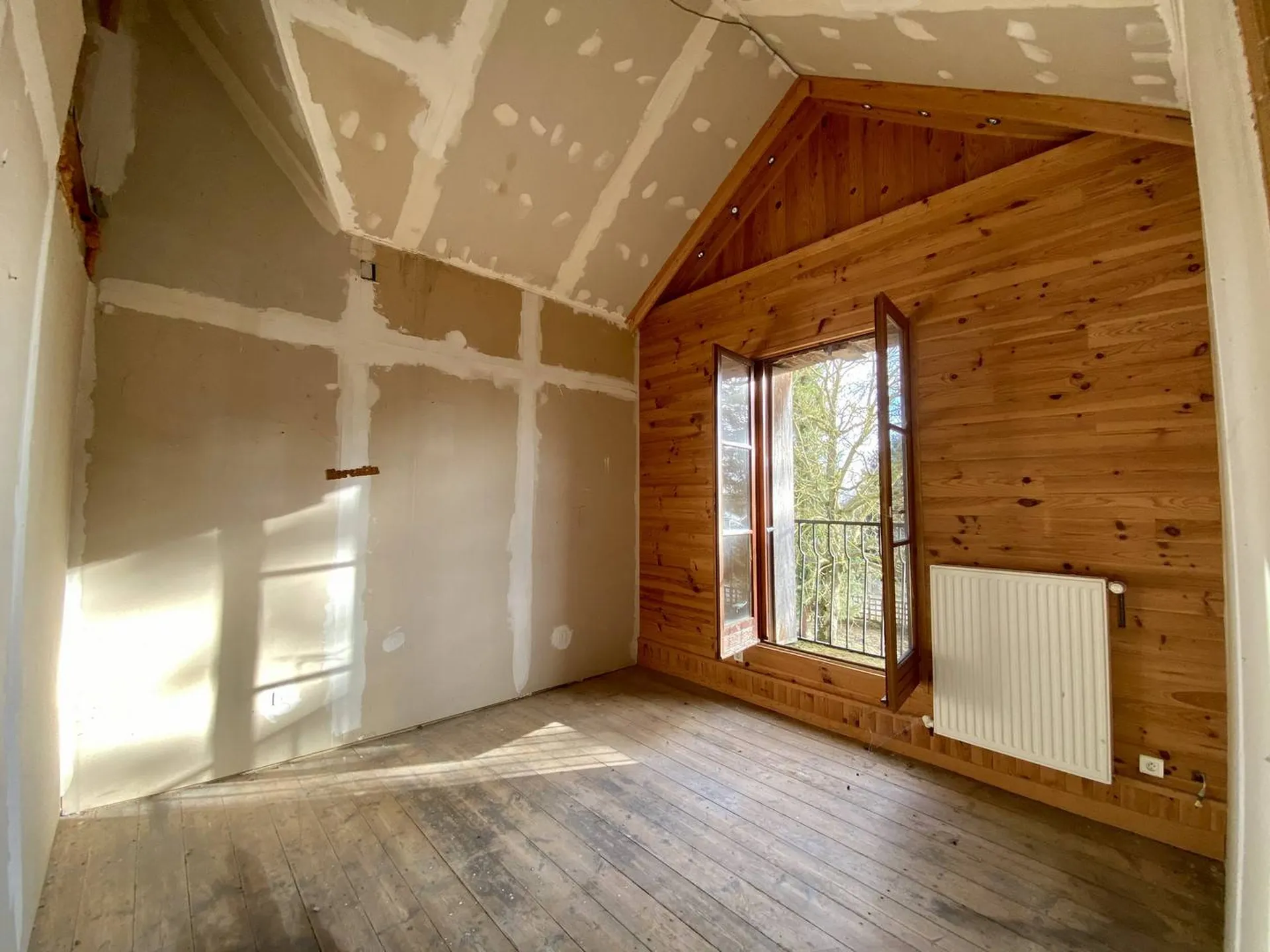 Vends maison de maître proche des commerces et des axes routiers reliant Paris, Normandie.