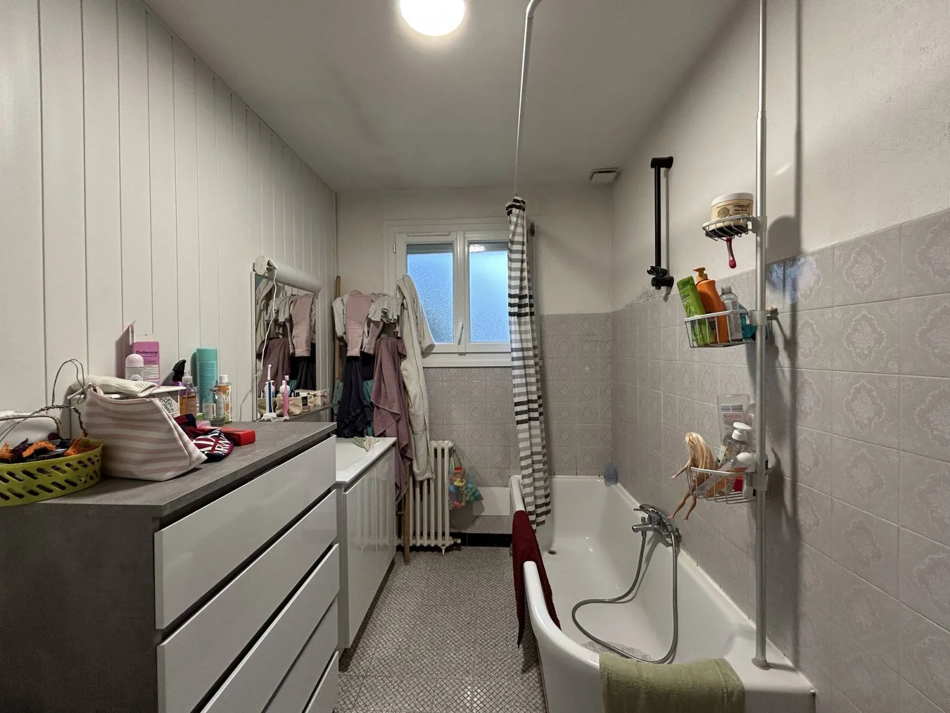 Pavillon individuel de plain pied, à vendre situé à Lillebonne 76170 - Idéal investisseurs !