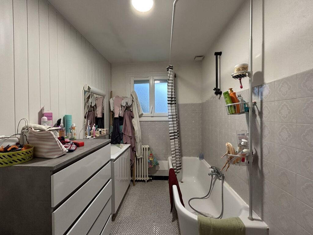 Pavillon individuel de plain pied, à vendre situé à Lillebonne 76170 - Idéal investisseurs !