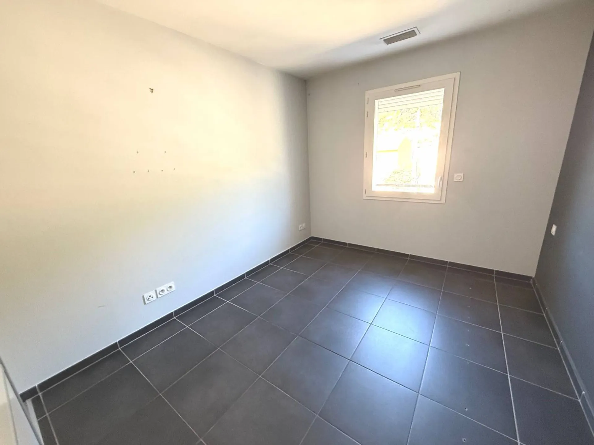 Type 4 avec belle terrasse plein Sud à vendre à Roquefort la Bédoule