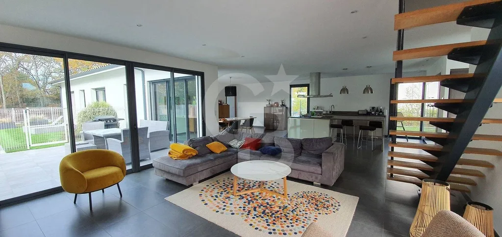 Vente d'une Villa d'architecte avec piscine à CESTAS BOURG
