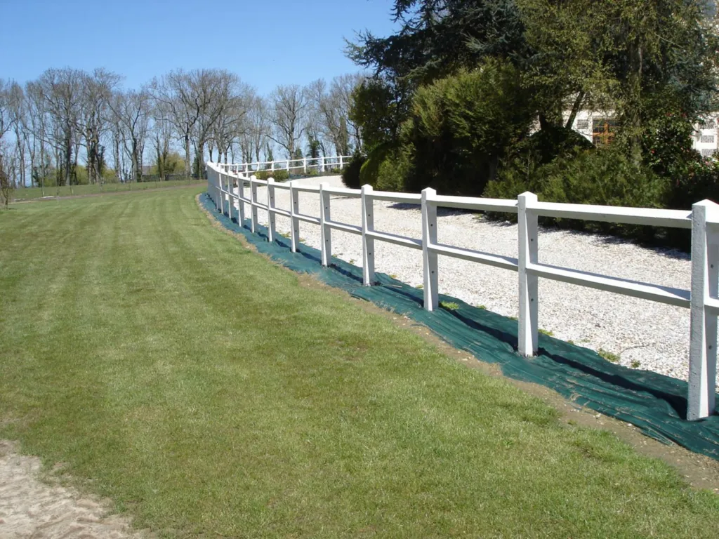 Réalisation de clôture en lisses béton pour chevaux à Montivilliers 76