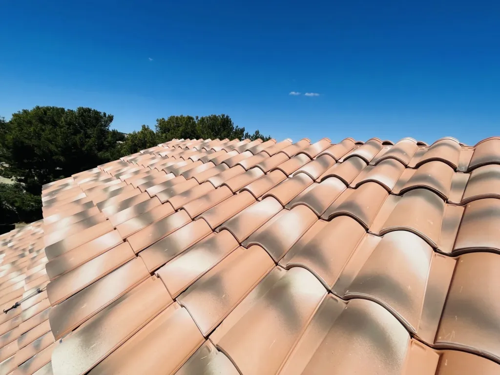 Réfection d’une toiture avec rénovation de charpente et isolation sur Aix en Provence.