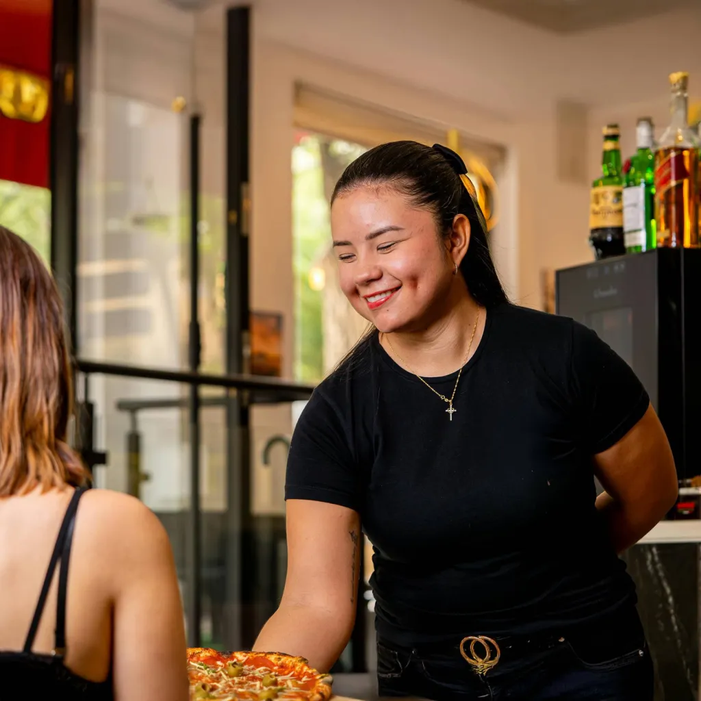 SERVEUR / CHEF DE RANG POUR VOS EVENEMENTS DANS LE VAR