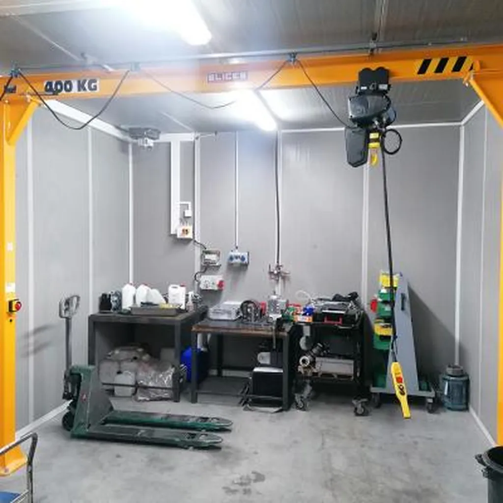 Mise en place d'un portique d'atelier monorail palan électrique à chaîne à Grenoble en Isère