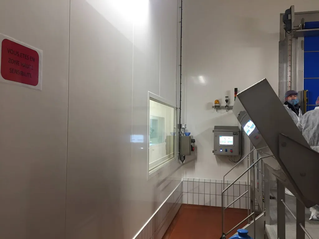 Panneaux polyester et châssis