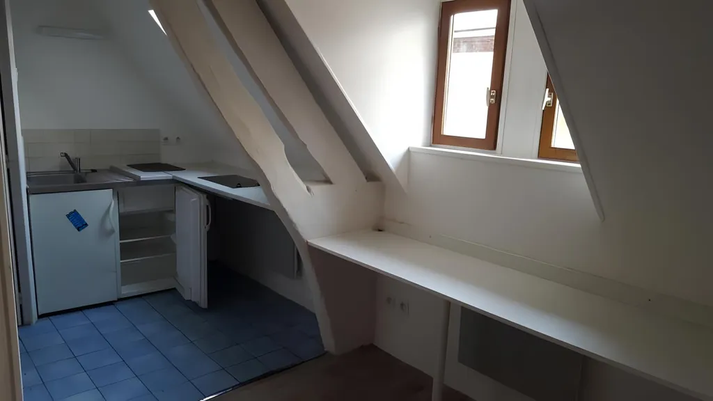 Studio de 14.77m2 situé au 66 rue Orbe 76000 Rouen - 378€ charges comprises