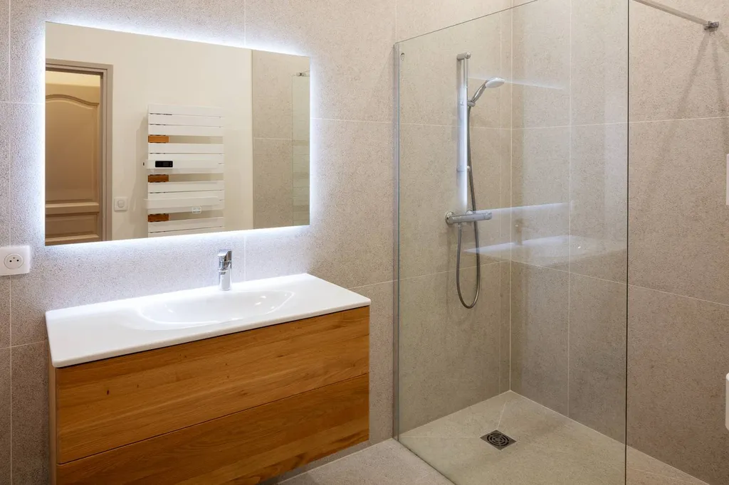 salle de bain premier étage 13300 Salon-de-Provence