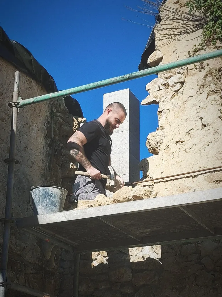 VBM PRO, entreprise artisanale de maçonnerie et taille de pierre à Bègles pour rénovation et construction sur mesure en Gironde