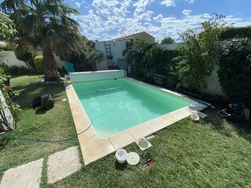 Intervention spécialisée en recherche de fuite non destructive et sans vidange à Mérignac en Gironde