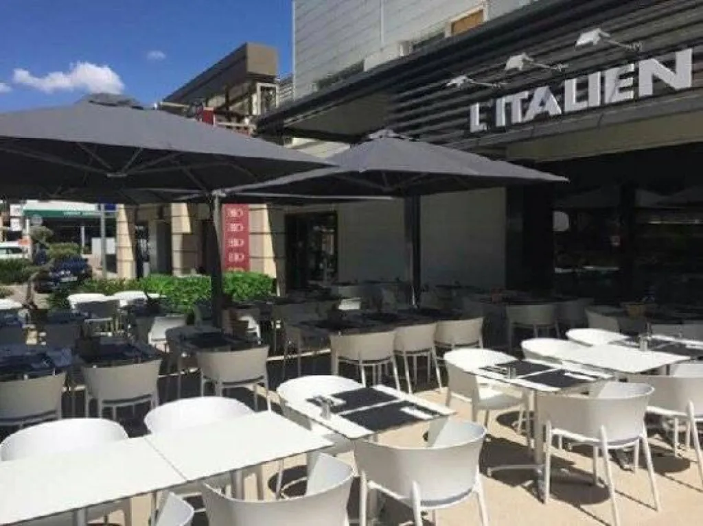 Avant la pose de la pergola bioclimatique par Rossi