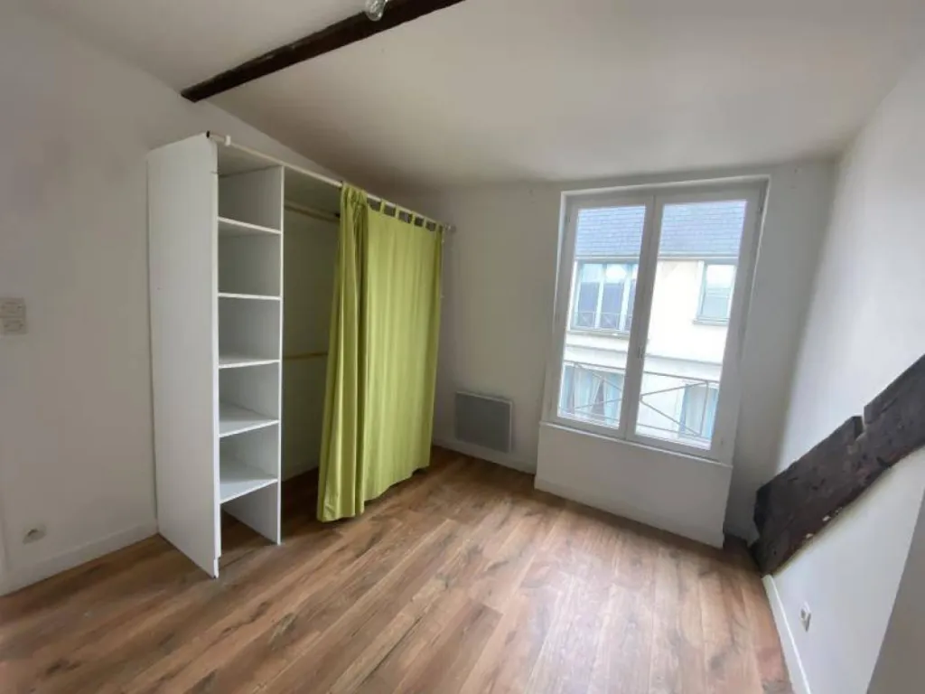 Situé au 2ème étage