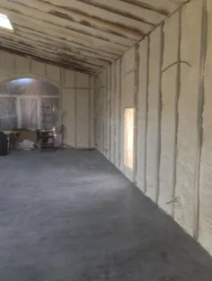 devis pour la pose d'une mousse projetée pour isoler des bureaux à Agen