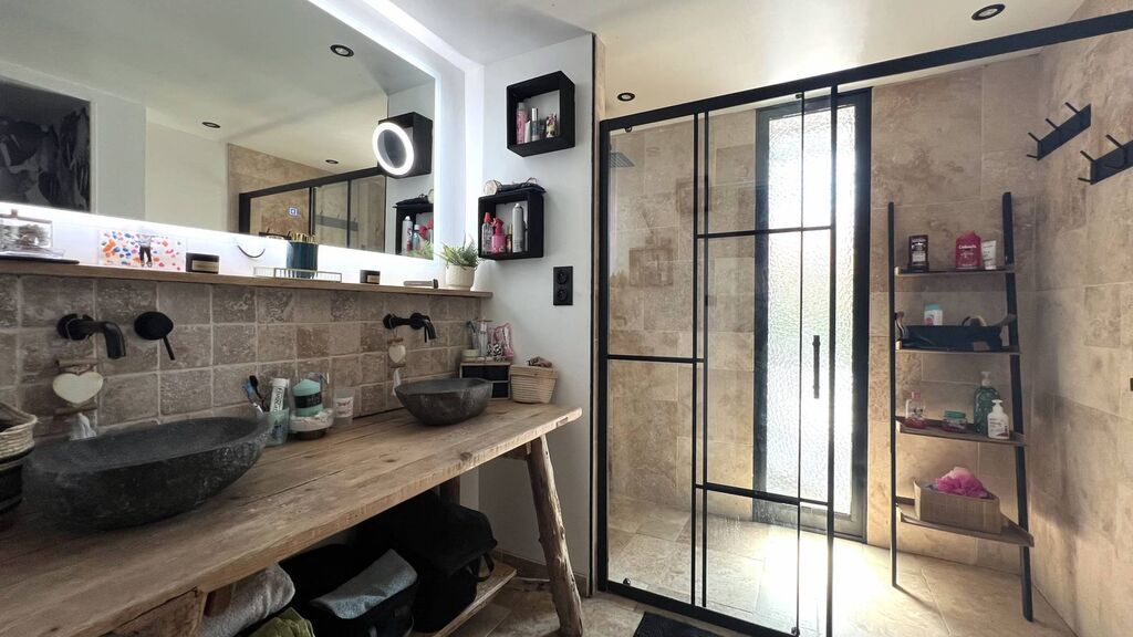 CONTEMPORAINE D'EXCEPTION A 10 MINUTES DU LITTORAL