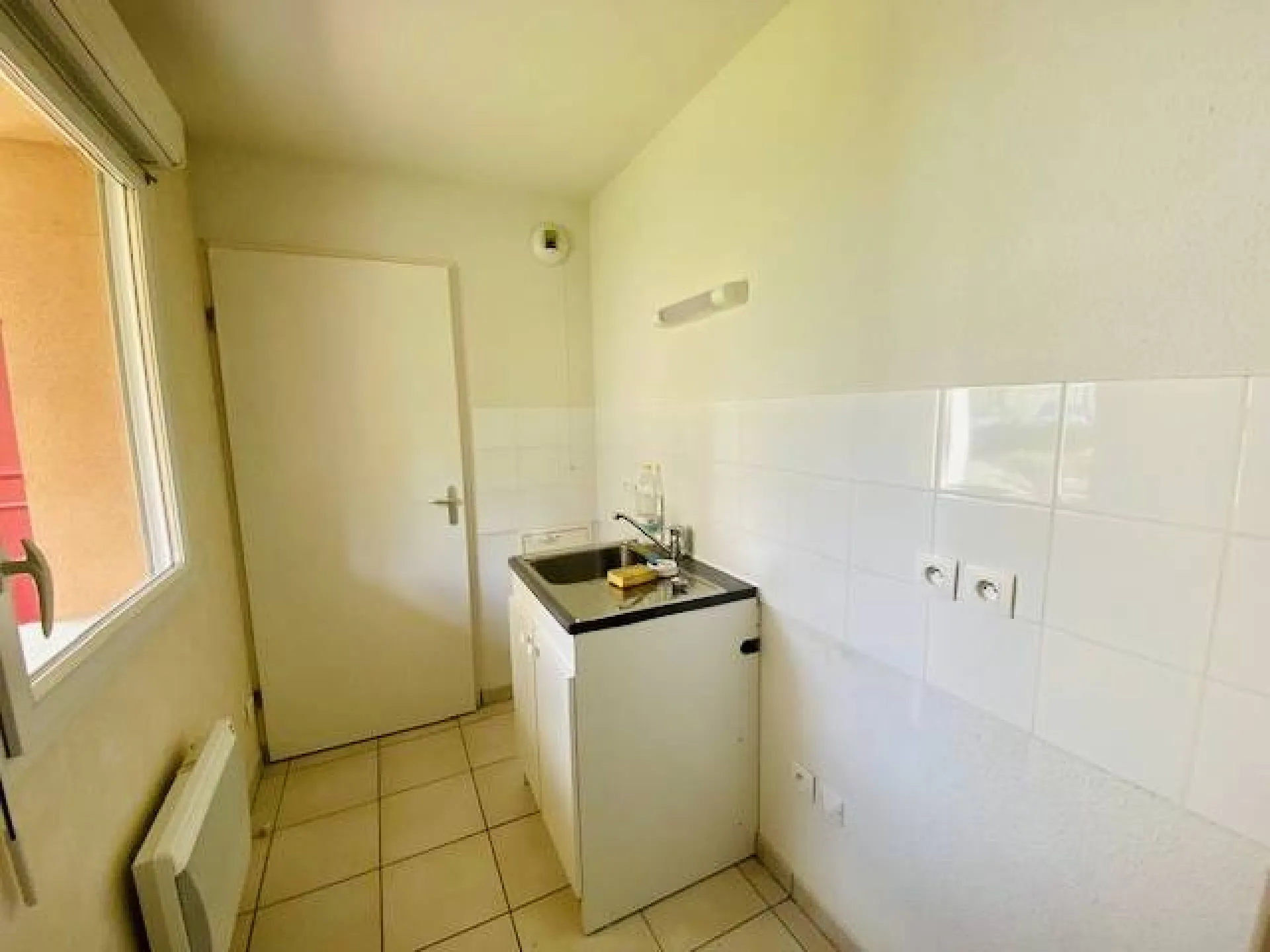 A vendre dans une belle résidence sécurisée appartement de 48 m² sur la commune de CAUDEBEC LES ELBEUF 76410