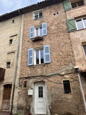 Maison de village 4 pièce(s) 1 chambre(s) 83.23 m² Les Arcs (83460)